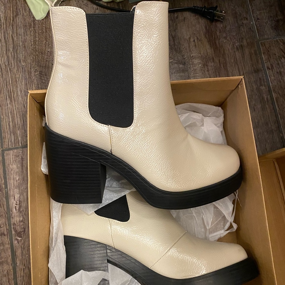 Brand new dirty laundry booties